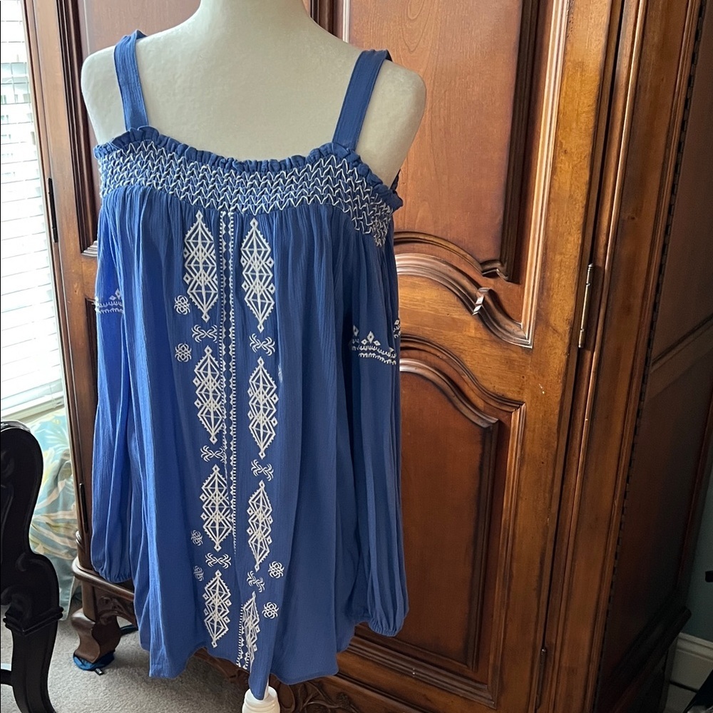 Chico's Royal Blue Embroidered Cold Shoulder Blouse, Chicos 2 (14), EUC
